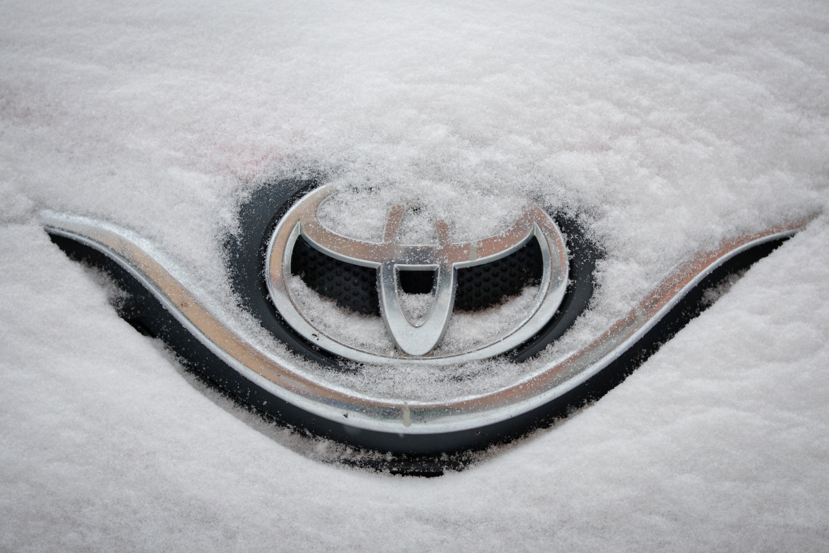 El presidente de Toyota sigue impulsando la idea de que la gente odia los vehículos eléctricos, a pesar de las épicas listas de espera