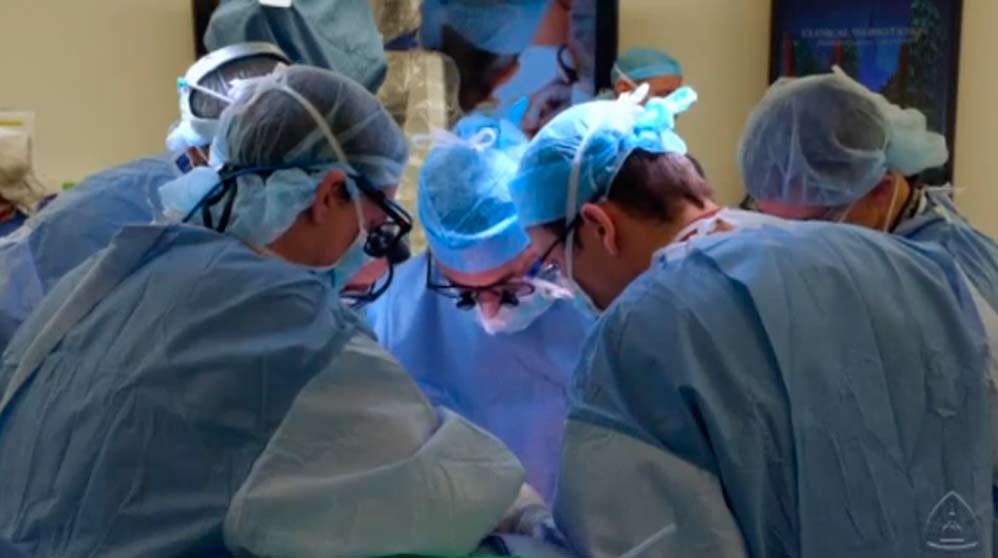 El primer trasplante completo de pene ha sido todo un éxito