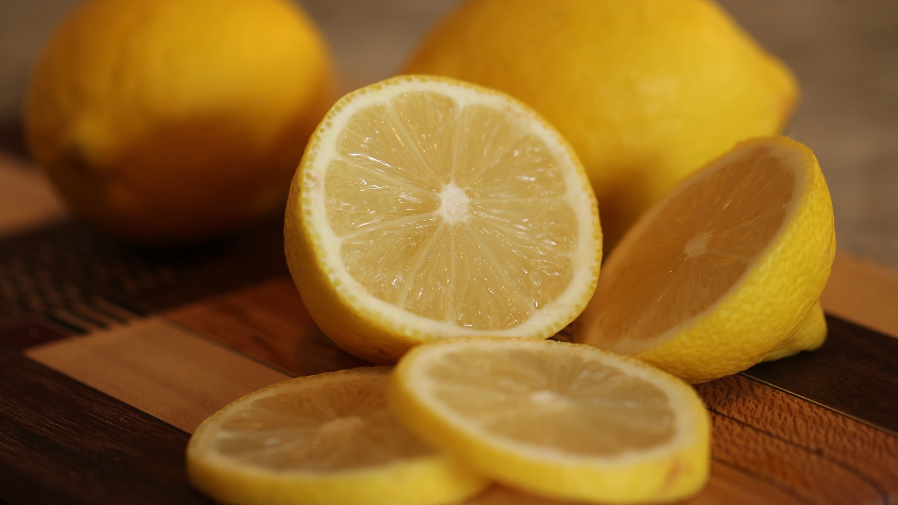 El truco definitivo para eliminar olores de una tabla de madera