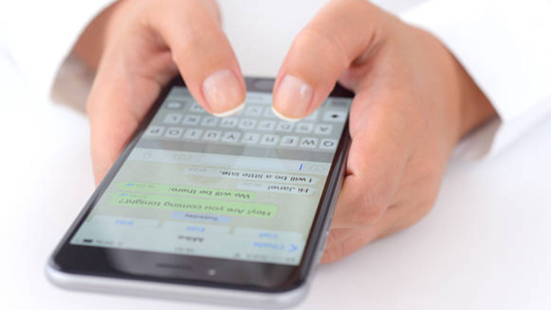 El truco para mandar un mensaje en blanco en WhatsApp y gastar bromas a tus contactos