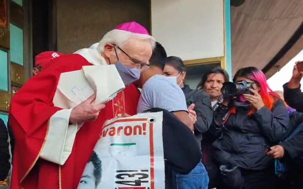 Emprenden acción global por los 43 desaparecidos de Ayotzinapa