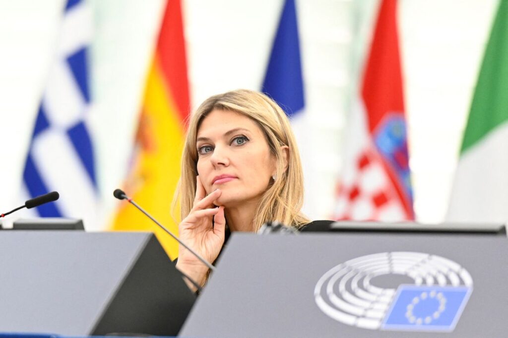 Eva Kaili, la cara más visible del escándalo de la Eurocámara, defendía a Qatar como “un modelo en derechos laborales”