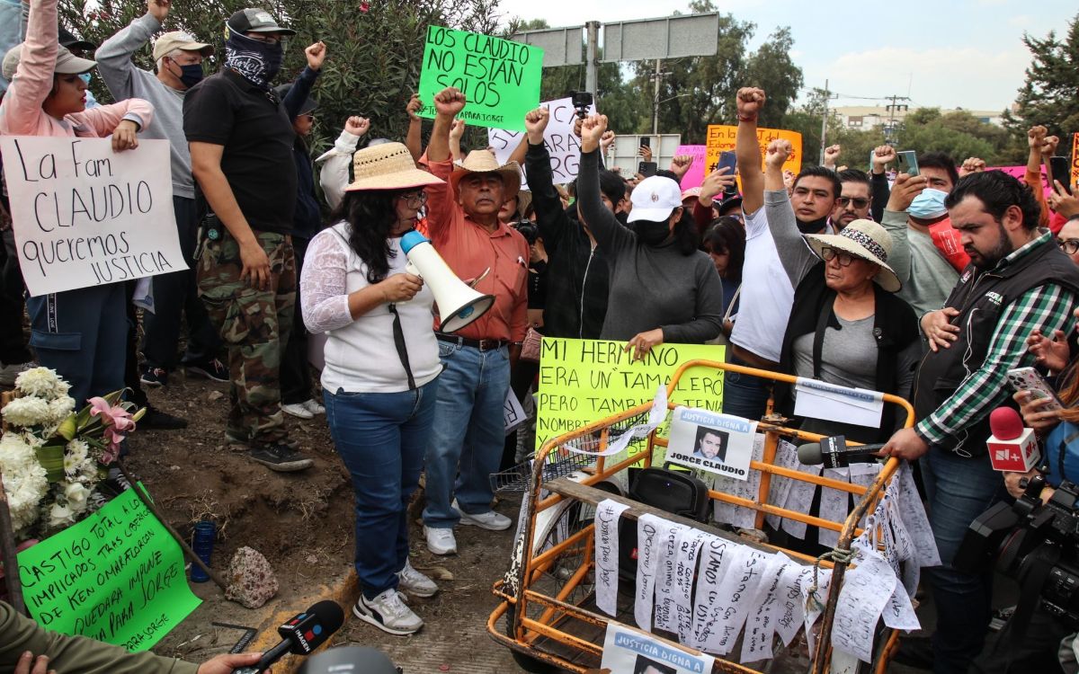 Exigen justicia para tamalero atropellado con bloqueo de autopista