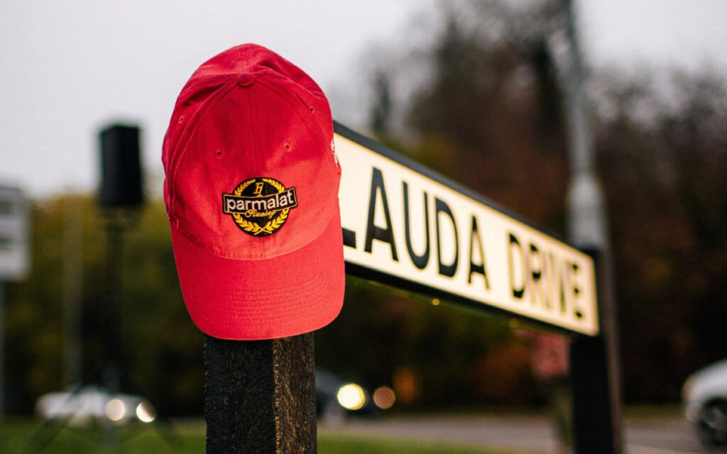 F1: Mercedes nombra una calle en homenaje al legendario Niki Lauda | Tuit