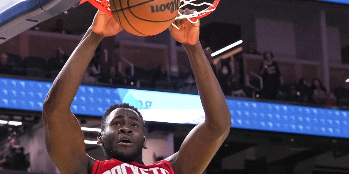 Garuba, rey del rebote contra los Warriors