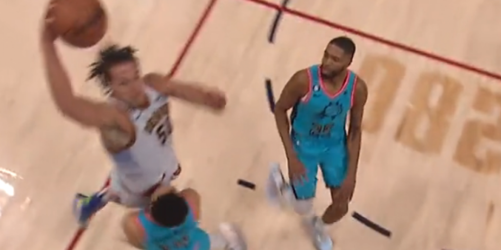 Gordon remata la jornada navideña y a los Suns con un mate apoteósico