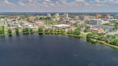 Hallan cadáveres de mujer y sus dos hijos en un auto sumergido en lago de Florida