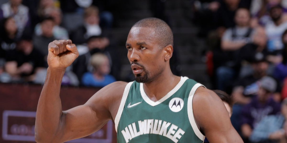 Ibaka vuelve a jugar con los Bucks un mes después