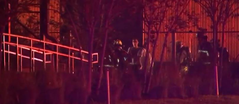 Incendio en almacén de fuegos artificiales en Orlando deja cuatro muertos