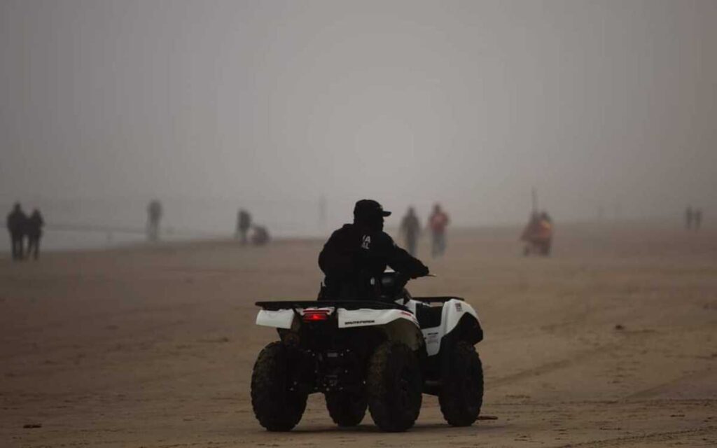 Inician operativo de seguridad para turistas por niebla en playas de Tijuana