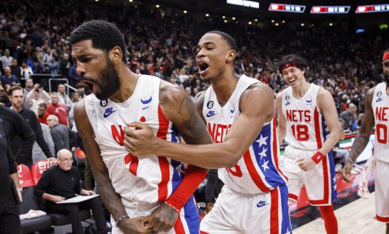 Irving impone el silencio en Toronto con uno de sus golpes de genio