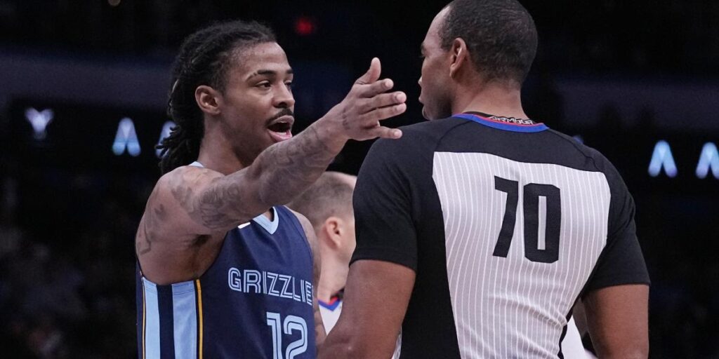 Ja Morant la lía otra vez: tiene unas palabras con un aficionado y es expulsado