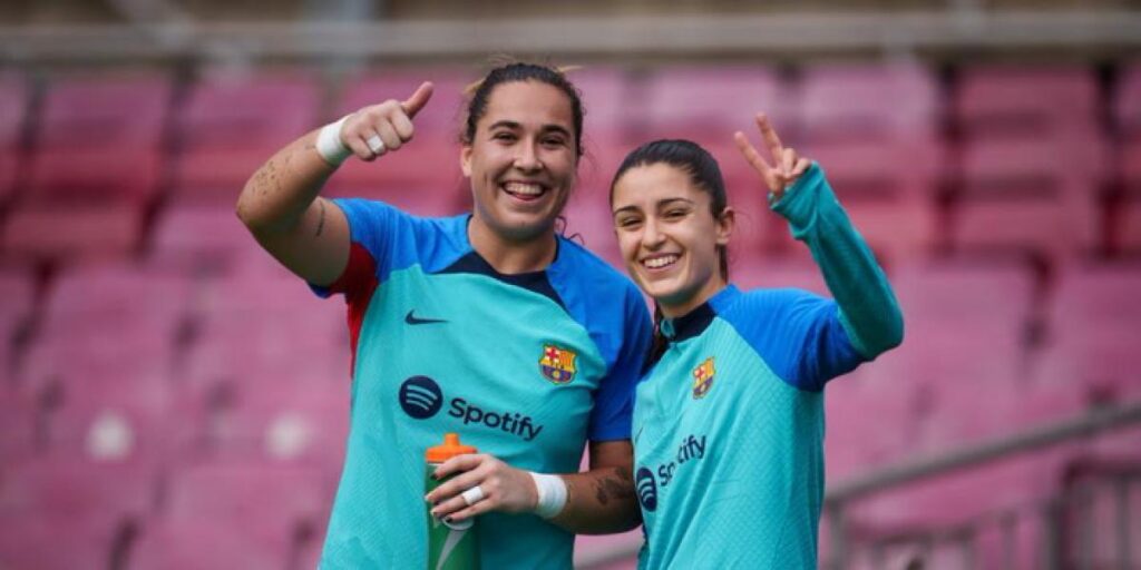 Jana Fernández y Cata Coll vuelven a entrenar con el grupo diez meses después