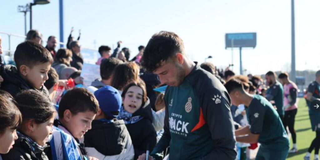 Jornada festiva en Sant Adrià antes del derbi