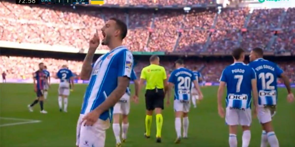 Joselu mandó callar a la grada del Camp Nou al empatar