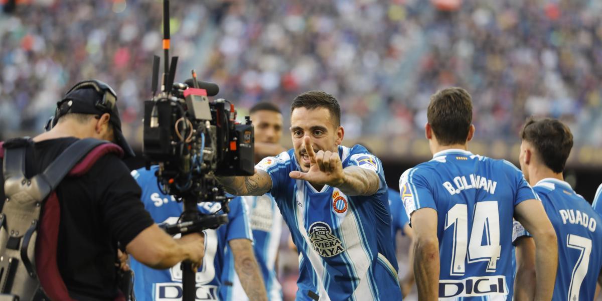 Joselu: "El penalti es clarísimo, me rompe la bota y todo"