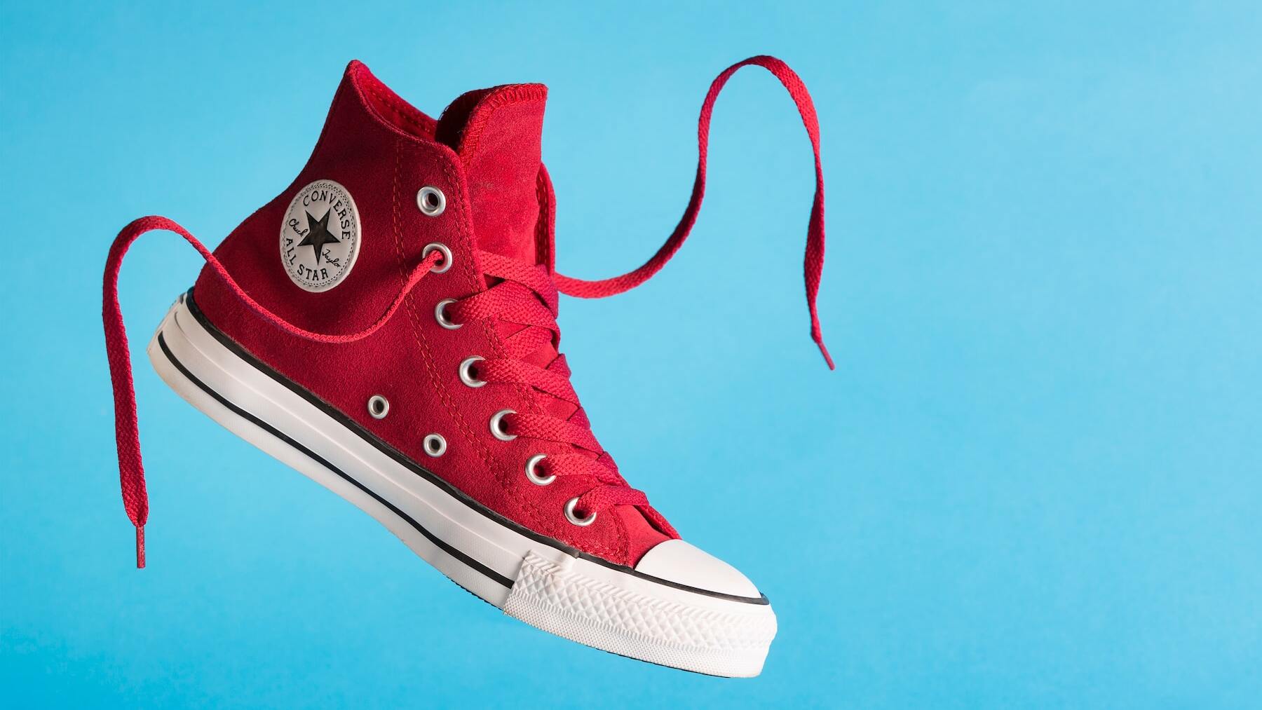 La OCU revela los mejores trucos para limpiar las zapatillas