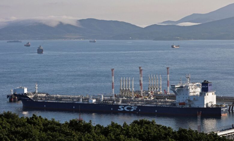 La UE acuerda imponer un tope de 60 dólares al petróleo ruso para golpear las finanzas del Kremlin