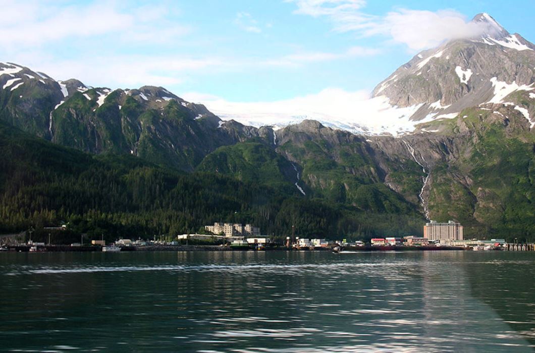La curiosa ciudad en la que todos sus habitantes viven en el mismo edificio