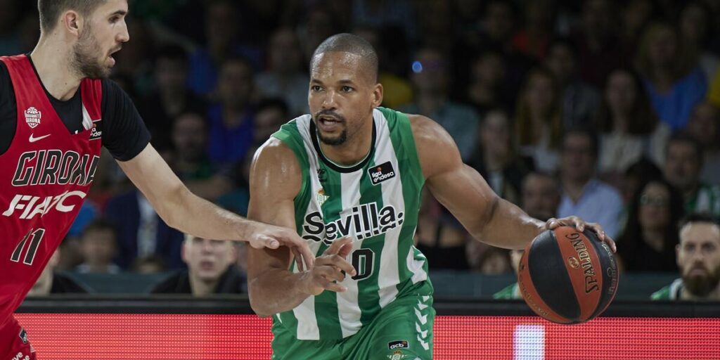 La lesión de Báez, otro problema para el Real Betis