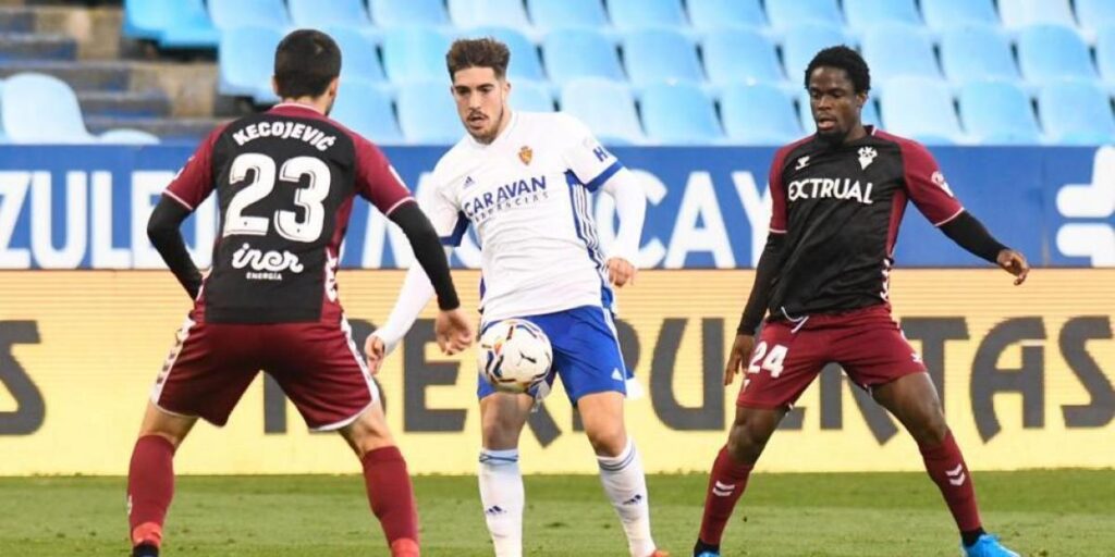 Larrazábal, en observación tras un balonazo en la cabeza