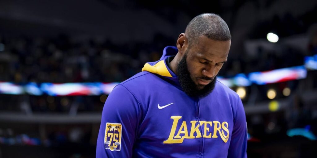 Los Lakers 'pasan' de LeBron