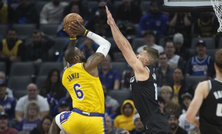 Los Lakers y LeBron no pueden con el triple-doble de Sabonis