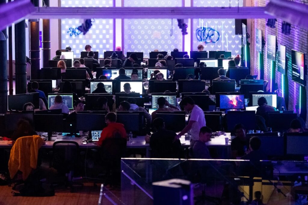 Los fundadores de Solana ven ahora como un momento para unir la cadena de bloques y el mundo físico