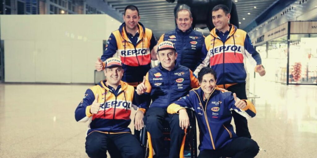 Los pilotos españoles salen con destino al Dakar 2023