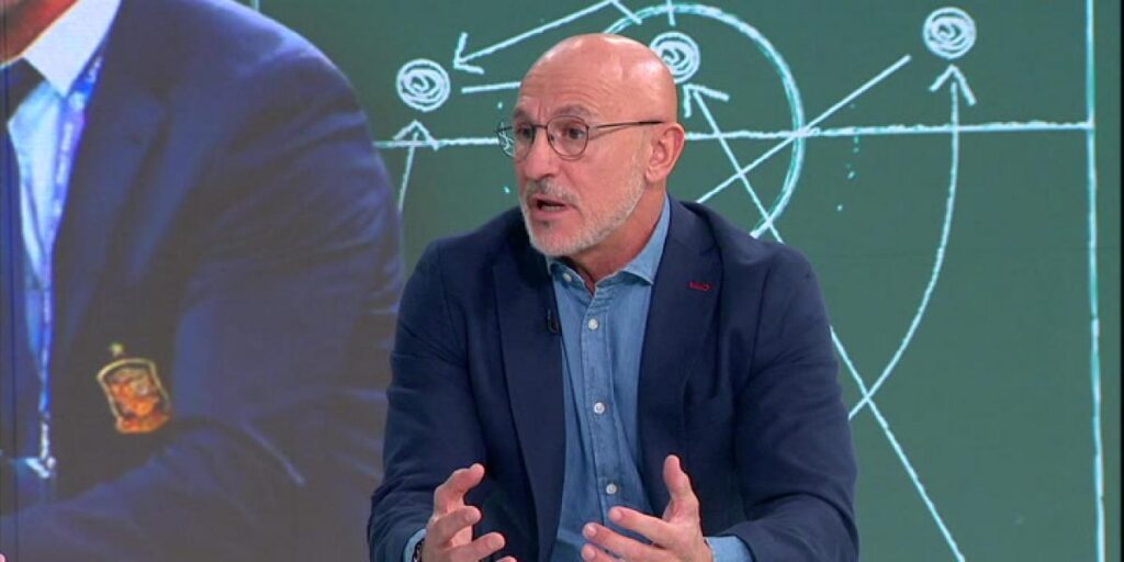 Luis de la Fuente le dio el curso de entrenador a Scaloni en el 2017