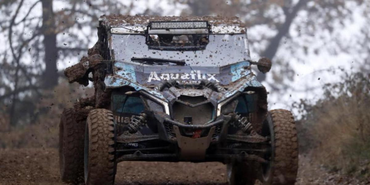 MD pilota un Can-Am con Farrés de 'copi': "¡Quiero llegar vivo al Dakar!"