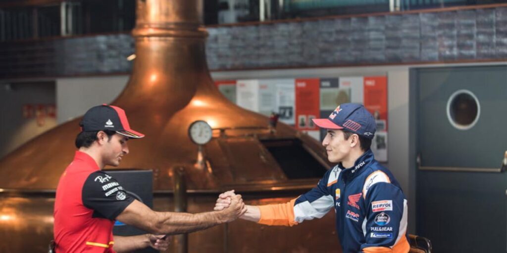 Mano a mano de Marc Márquez y Carlos Sainz en MEGA