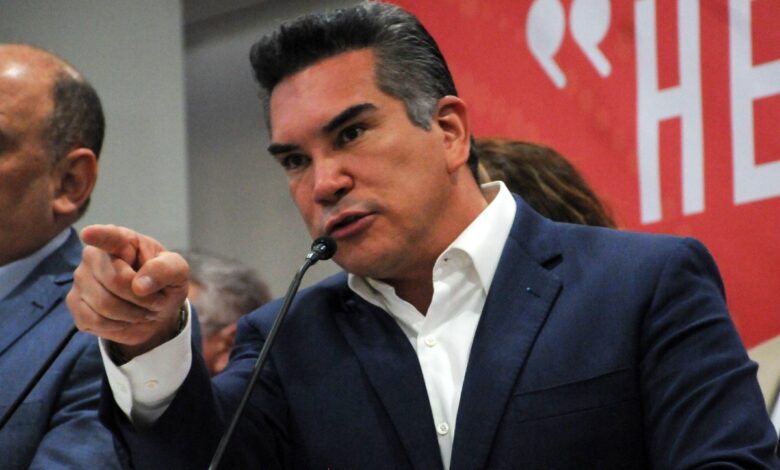 Me pueden presionar y amenazar pero votaré contra reforma electoral: 'Alito'