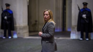 Meloni se impone a sus socios Salvini y Berlusconi con la prórroga al envío de armas a Ucrania