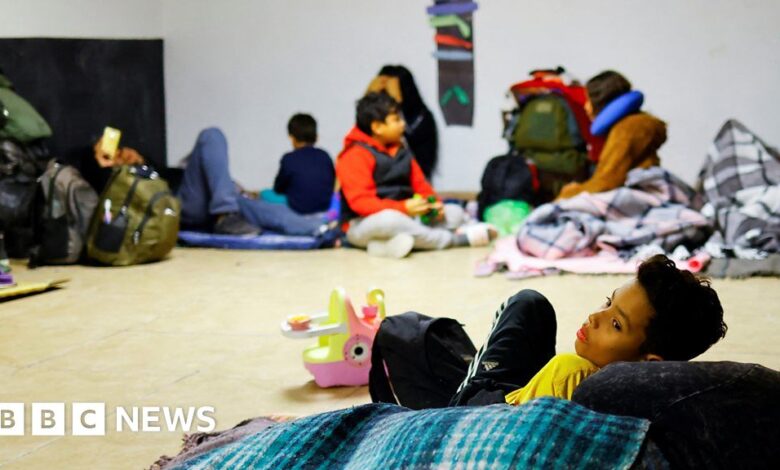 Migrantes esperan fallo sobre restricciones fronterizas de EE.UU.