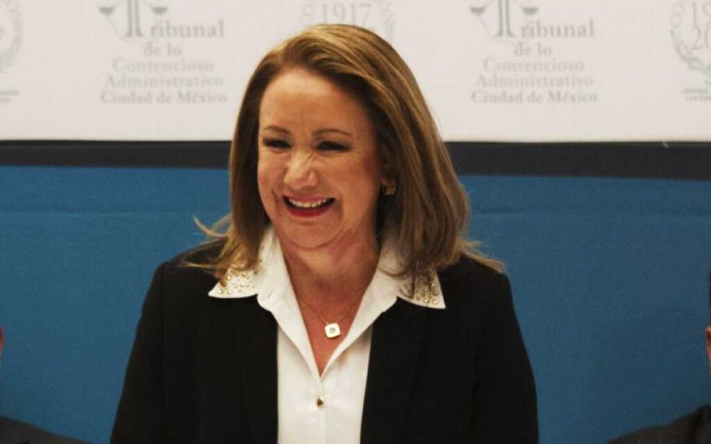 Ministra Esquivel dice que inició su tesis en 1985 y denuncia plagio