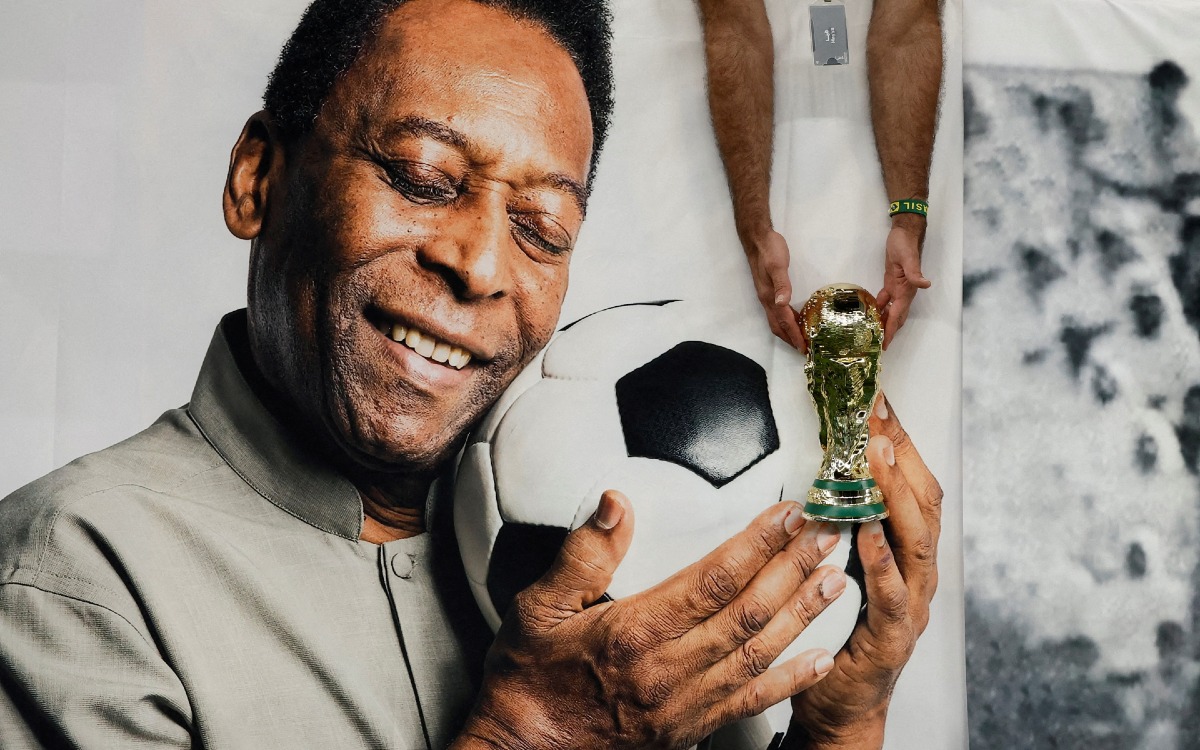 Mis amigos, estoy fuerte y con mucha esperanza: Pelé