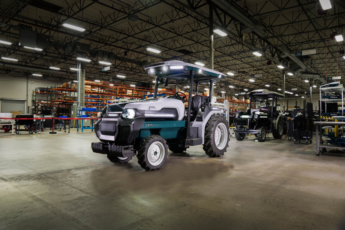 Monarch entrega su primer robot tractor