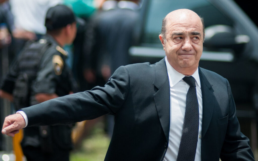 Murillo Karam seguirá en la cárcel; juez refrenda prisión preventiva