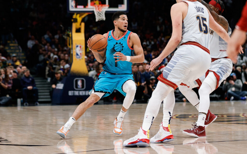 NBA: Phoenix pierde a Devin Booker al menos un mes por lesión | Tuit