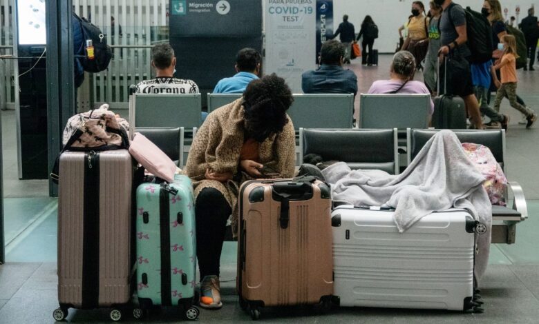 Pasajeros pueden subir un equipaje gratis a vuelos: Profeco
