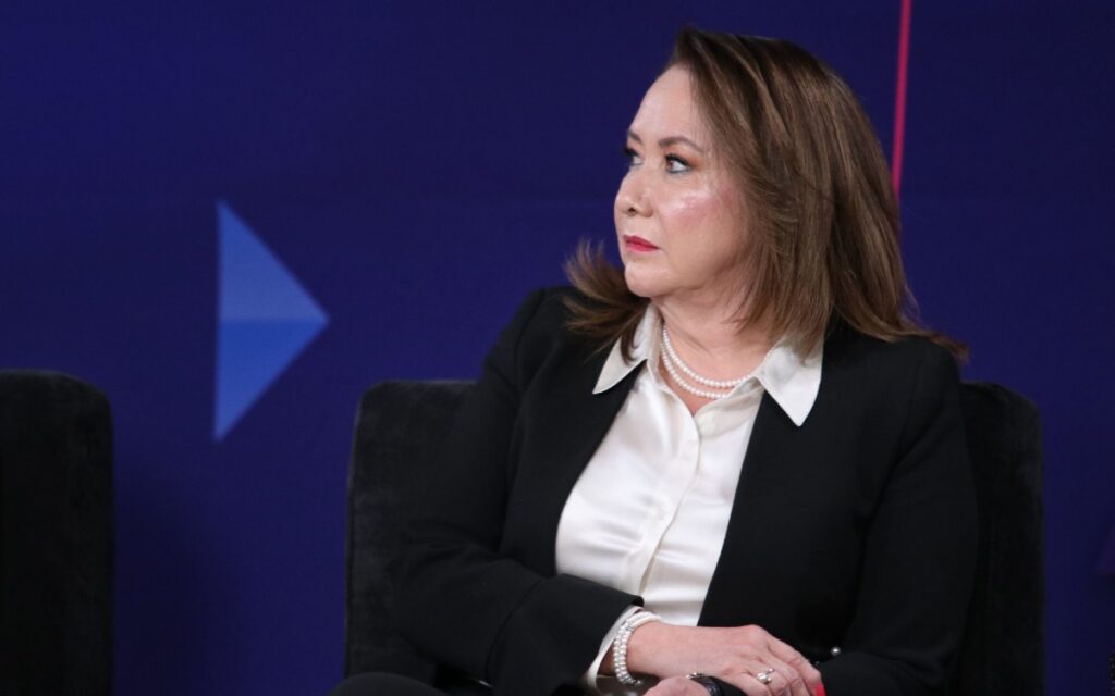 Piden destituir y retirar cédula profesional a ministra por presunto plagio