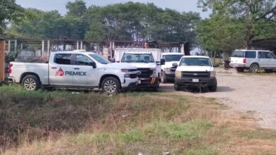 Por fuga de amoniaco en Oaxaca, afectados toman oficinas de Pemex y retienen autos