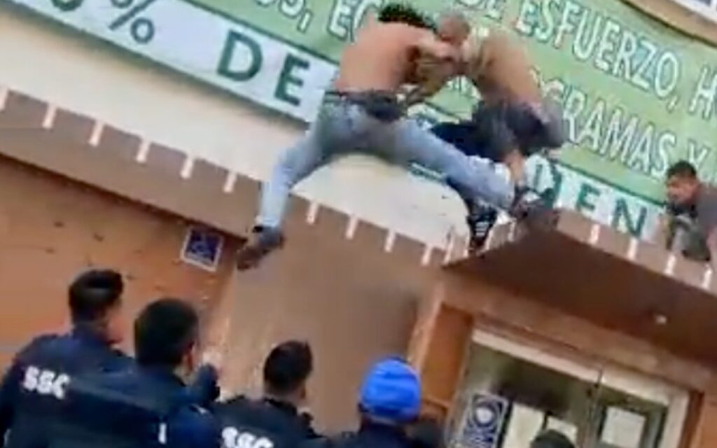 Presunto ladrón sufre tremenda caída en la GAM | Video