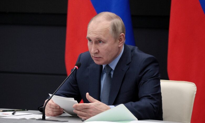 Putin aprueba concesión de pasaportes a habitantes de las regiones anexionadas
