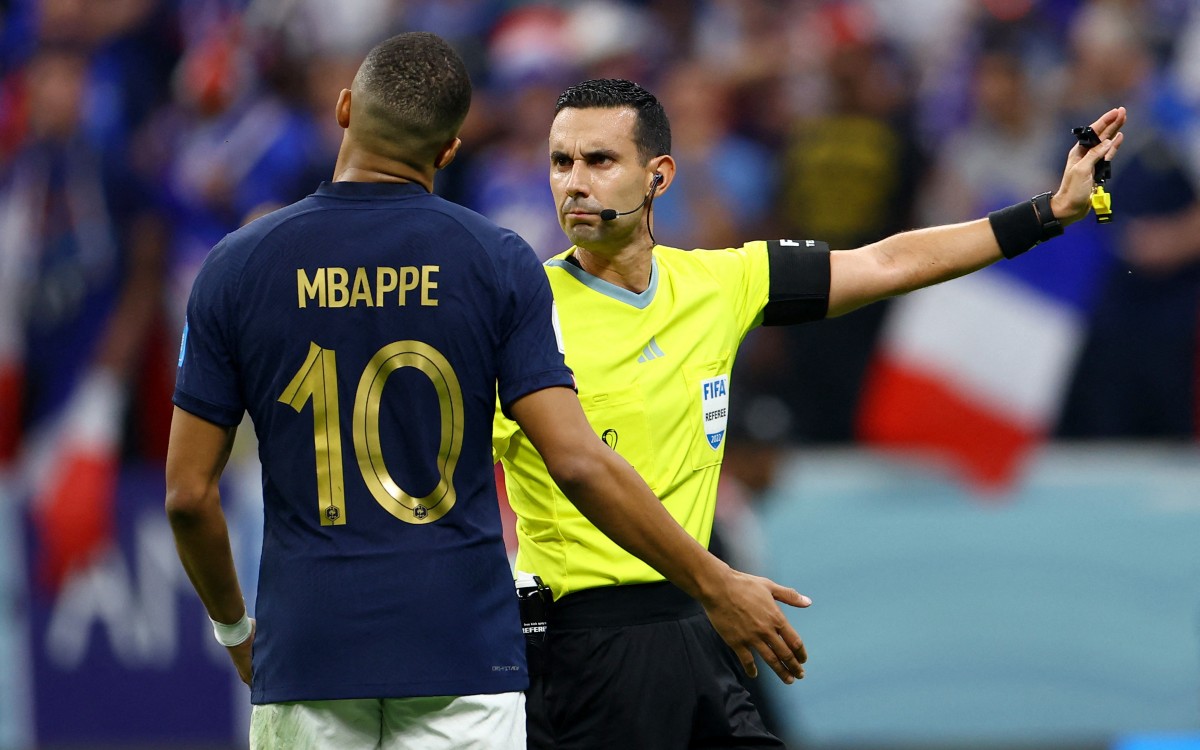 Qatar 2022: Levanta César Arturo Ramos la mano para pitar la Final | Fotogalería