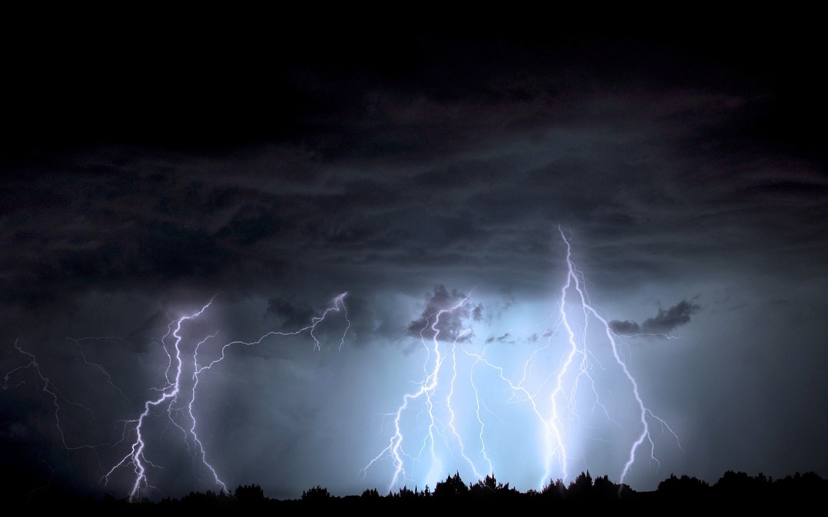 Rayos matan a 907 personas en India en 2022