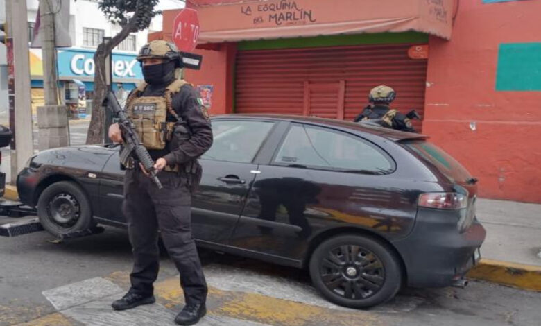 Recupera policía vehículo negro usado en atentado contra Ciro Gómez Leyva