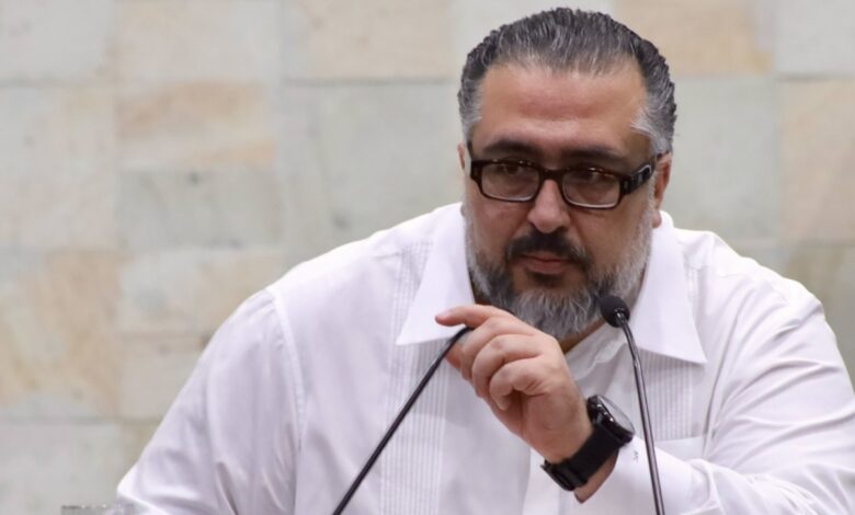 Renuncia Arturo Peimbert como fiscal de Oaxaca
