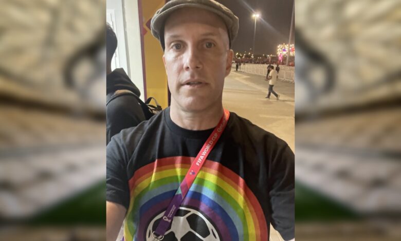 Reportan muerte de periodista que uso playera de arcoíris en Qatar | Video